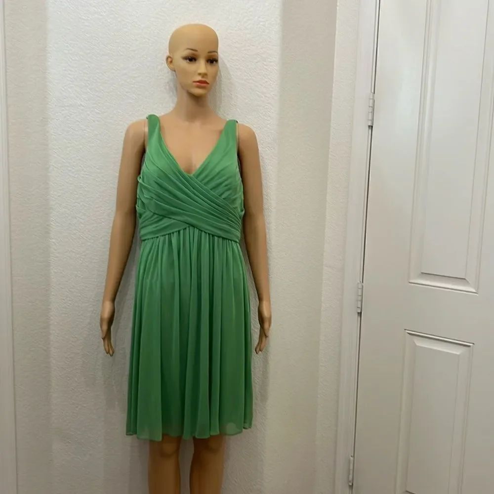 David’s Bridal Sz 14 V Neck Shirred Bust Green Lined Midi Zipper Back
